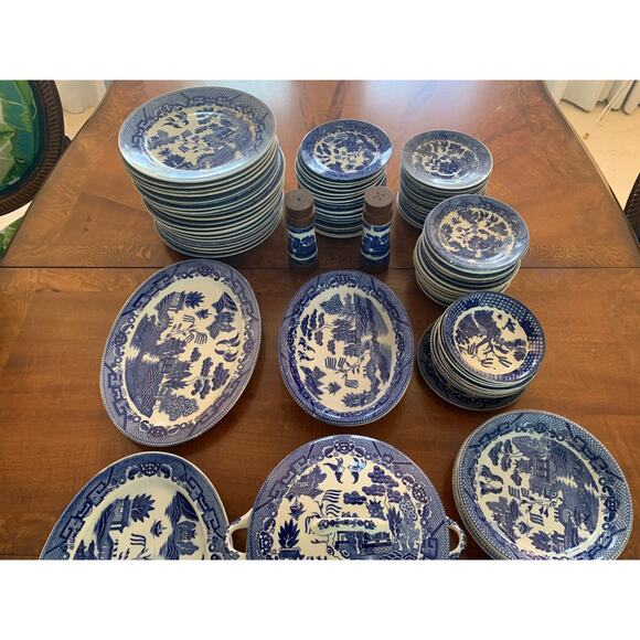 Vintage Blue Willow 120-Piece China Dinnerware Set - Picture 1 of 16